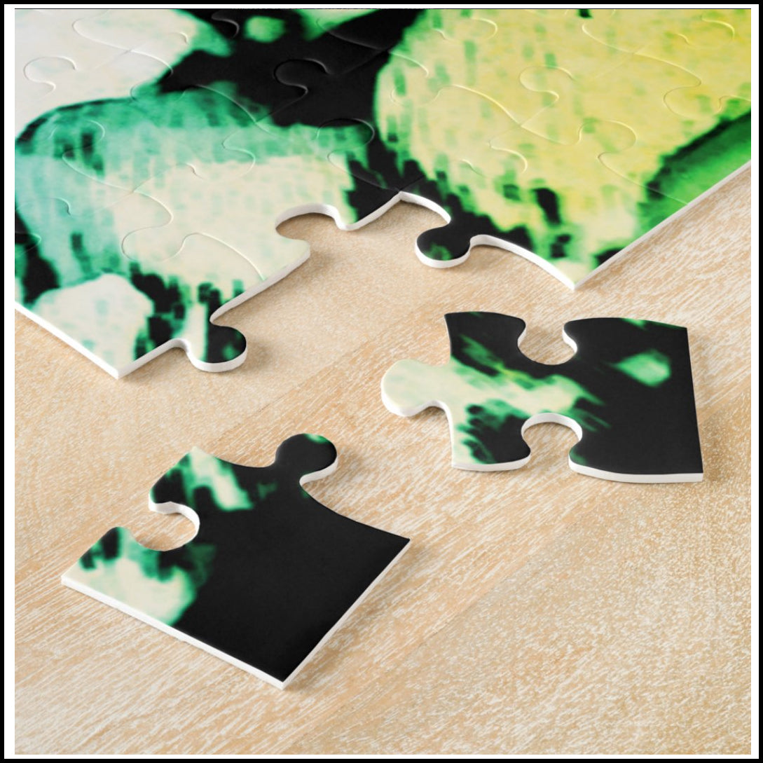 Puzzle - Jigsaw - Green Abstract Mantis